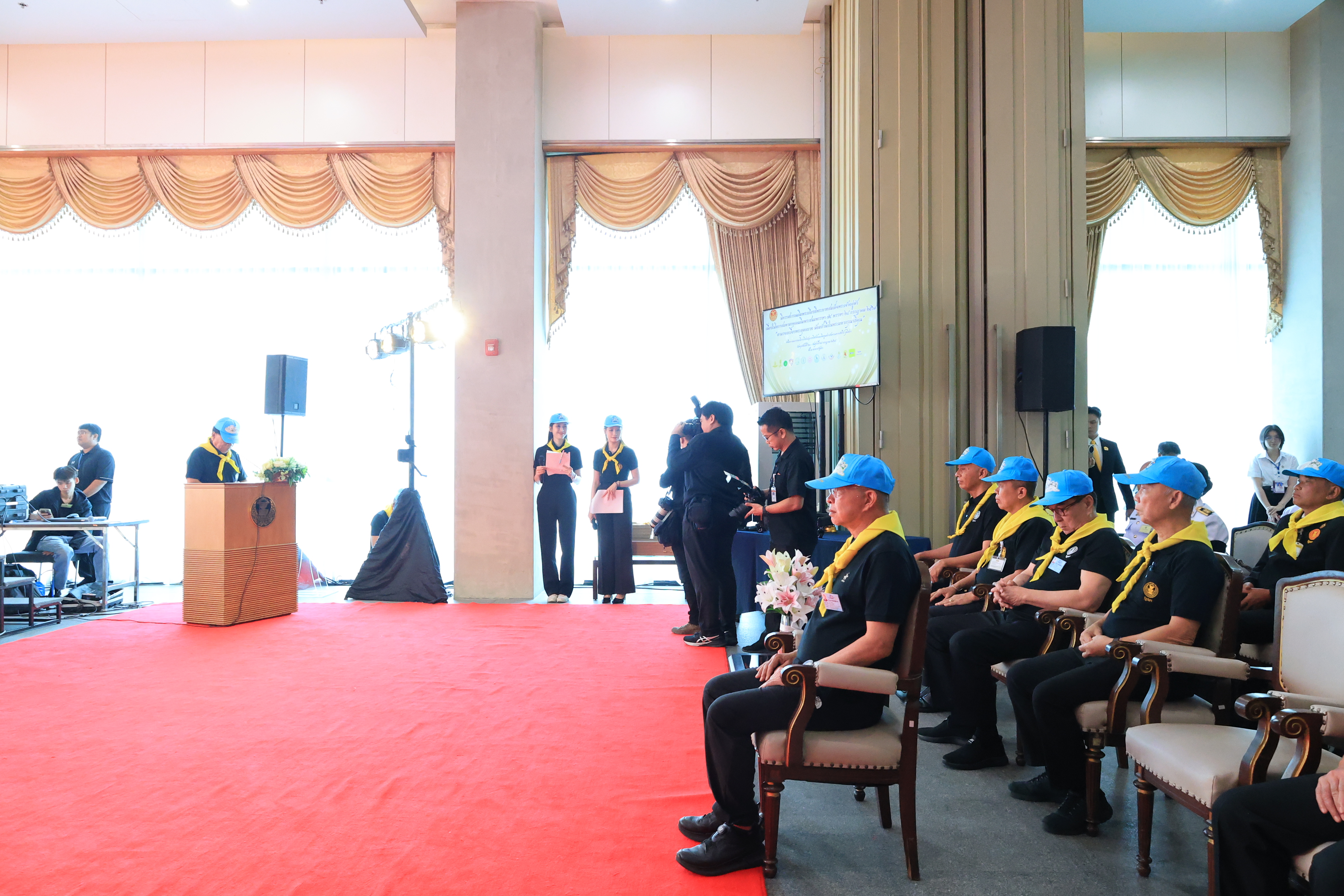 title - ส.ป.ก. ร่วมจัดงานนิทรรศการเฉลิมพระเกียรติพระบาทสมเด็จพระเจ้าอยู่หัว เนื่องในโอกาสมหามงคลเฉลิมพระชนมพรรษา 74 พรรษา 28 กรกฎาคม 2569 “ตามรอยเบื้องพระยุคลบาท น้อมสํานึกในพระมหากรุณาธิคุณ”